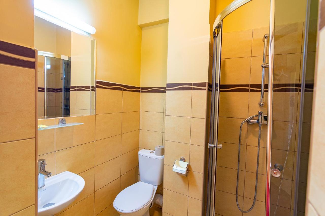 Hotel Dom Sportowca Błonie - MOSiR Sanok Zewnętrze zdjęcie