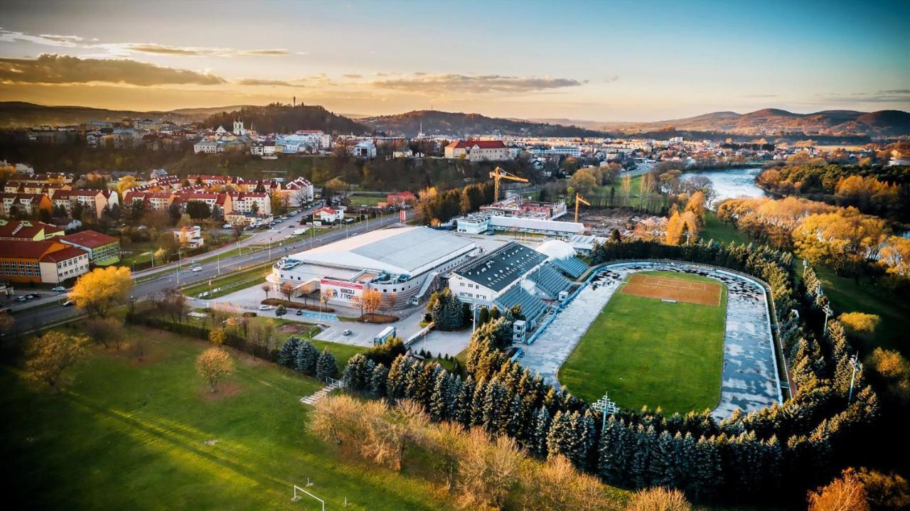 Hotel Dom Sportowca Błonie - MOSiR Sanok Zewnętrze zdjęcie