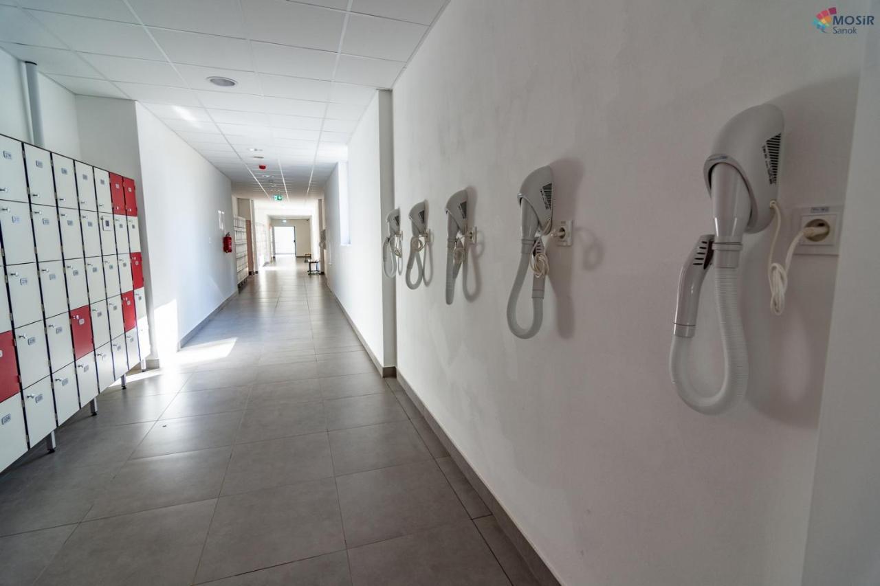 Hotel Dom Sportowca Błonie - MOSiR Sanok Zewnętrze zdjęcie