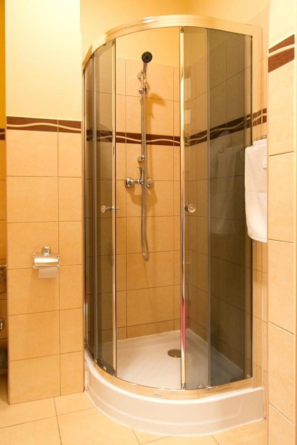 Hotel Dom Sportowca Błonie - MOSiR Sanok Zewnętrze zdjęcie